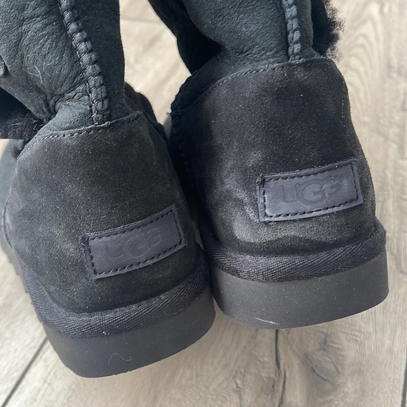 UGG® 'Bailey Button Triplet II' Boot Women Size 9 - Picture 4 of 10